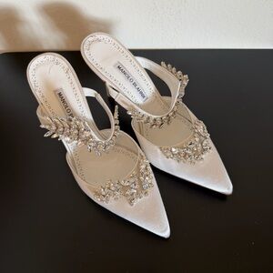 Manolo Blahnik Lurum 90 crystal-embellished satin mules
